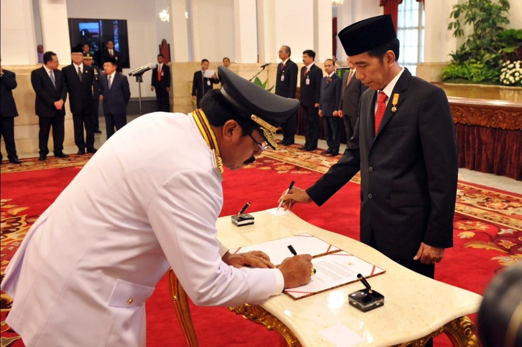 Penandatanganan jabatan baru Dr. H. Nurdin Basirun. S.Sos, M.Si sebagai Gubernur Kepri di istana negara Jakarta.
